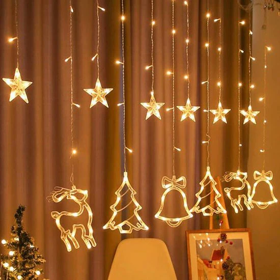 LED Lichtgordijn met Charmante Kerstboom en Belvormige Decoraties- voor een Warme en Feestelijke Leefruimte, 138 Warme LED’s