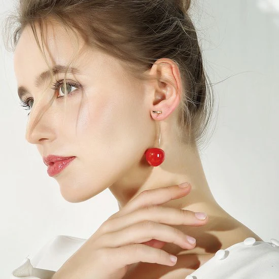 Betoverende Warme rode kersen Oorhangers – Vrouwen Oorbellen – Lichtgewicht & Comfortabel