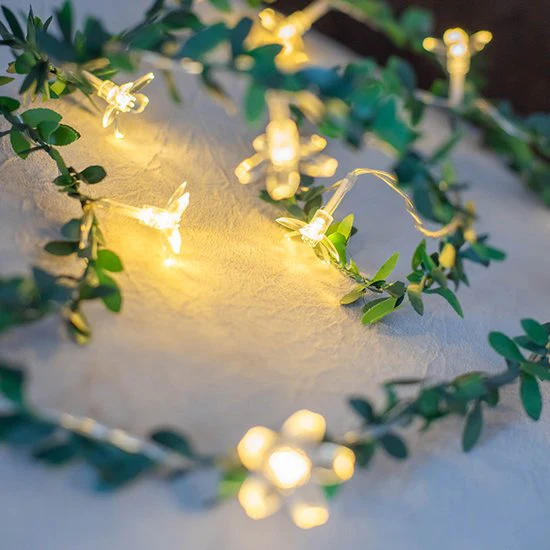 Charmant LED Lichtsnoer met Kersenbloesem en Groen Rotan – 3m, 30 Lampjes, USB-Gevoed, Warm Wit Licht