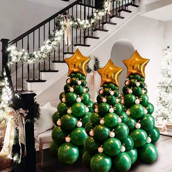 Unieke Kerstboom van latex ballonnen – 93-delige – Groen en Wit met Gouden Accenten – voor een Magische Kerst