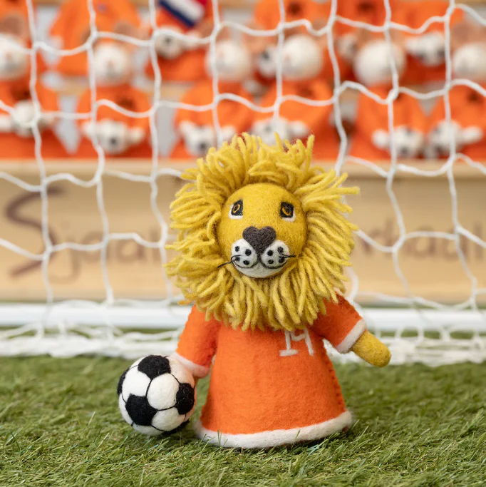 Sjaal met verhaal – Decoratie – Leeuw met voetbal