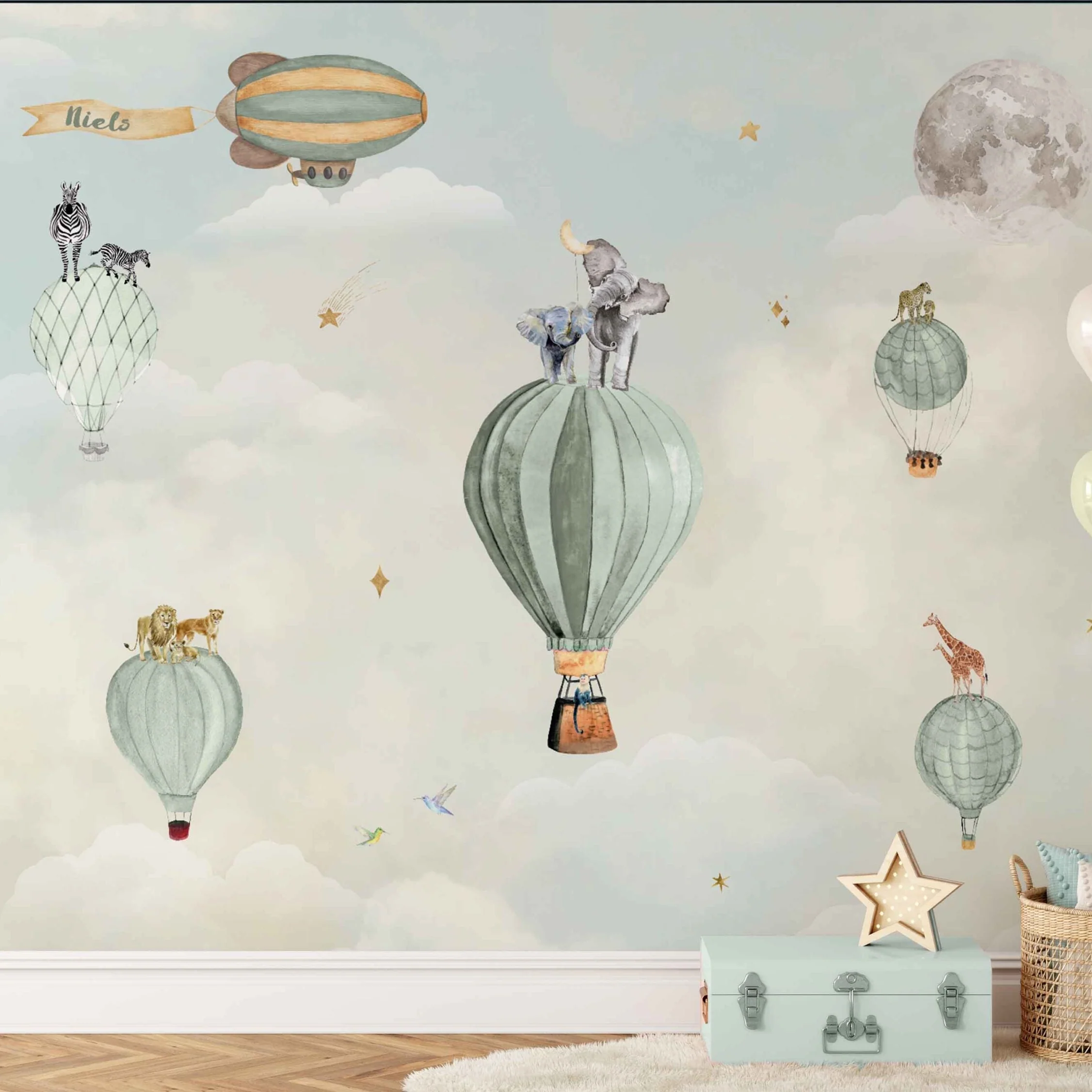 Fleur des Fleurs Behang - Happy Hot Air balloons green with a touch of gold