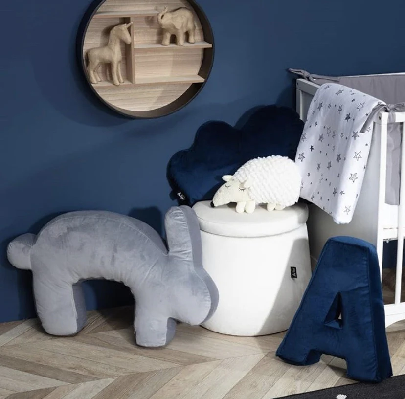 Letter Kussen – Velvet – Donker Blauw